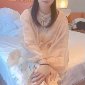 神仙颜值小仙女猫宁，唯美汉服后推车美美玲珑